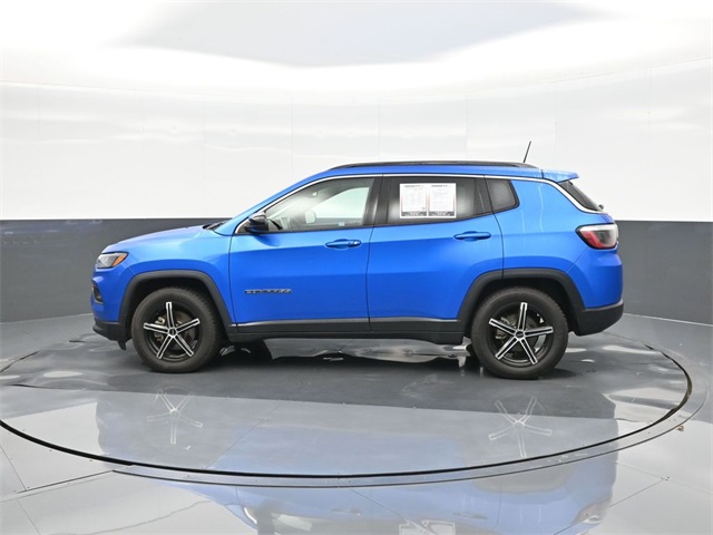 2022 Jeep Compass Latitude photo 4