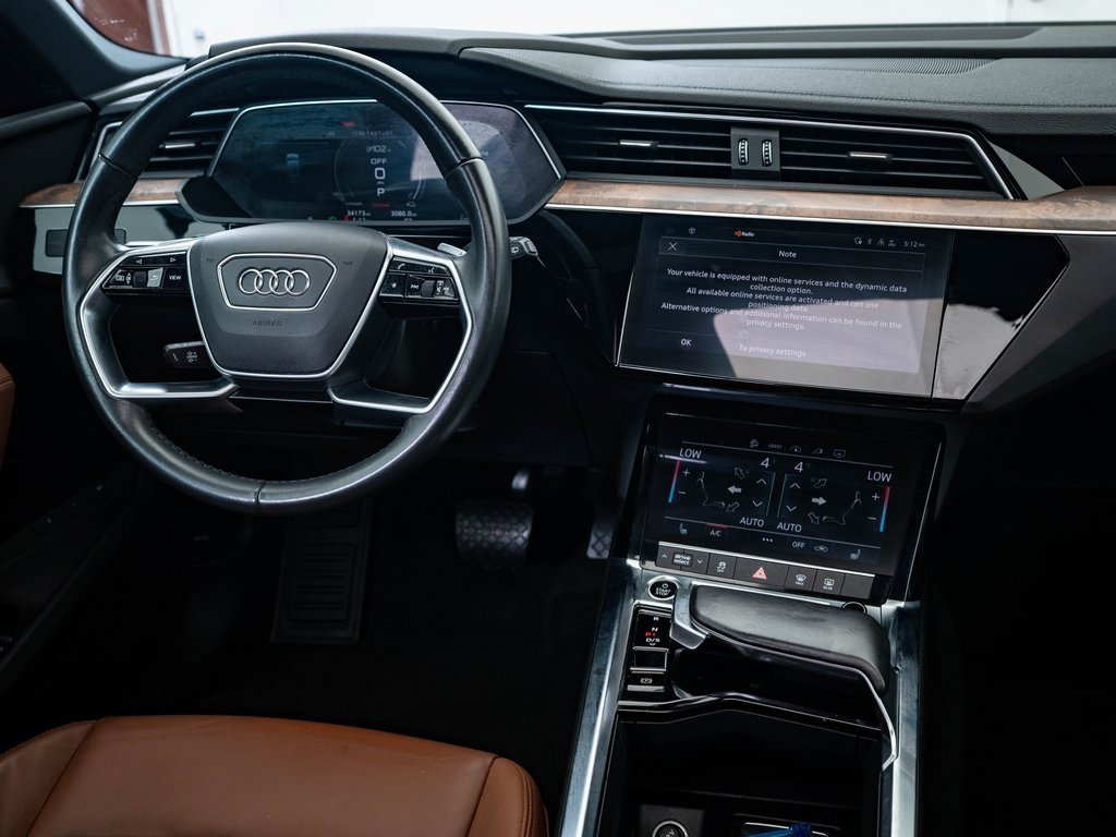 2022 Audi e-tron Premium photo 23