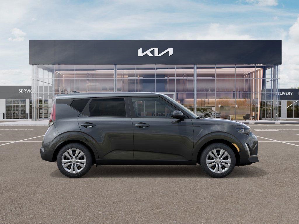 2025 Kia Soul LX photo 7