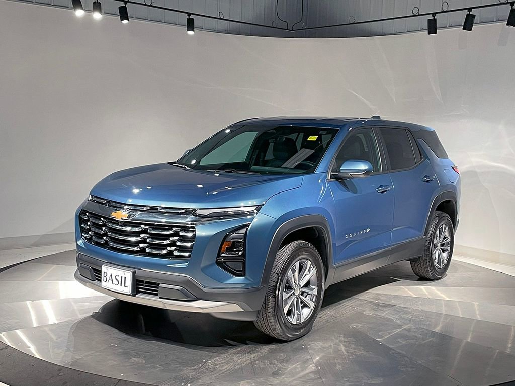 2025 Chevrolet Equinox LT photo 3
