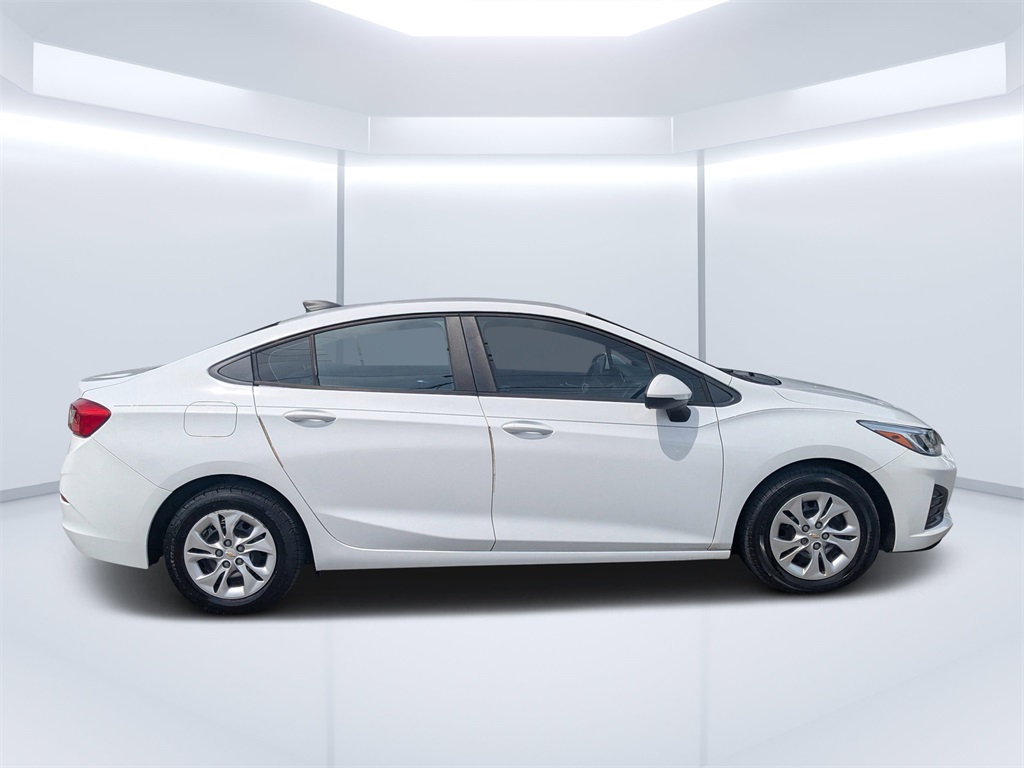 2019 Chevrolet Cruze LS photo 3
