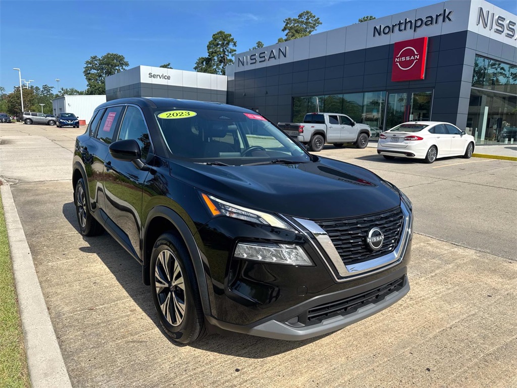 2023 Nissan Rogue SV photo 3
