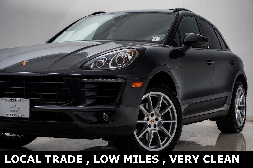 2017 Porsche Macan Base photo 2