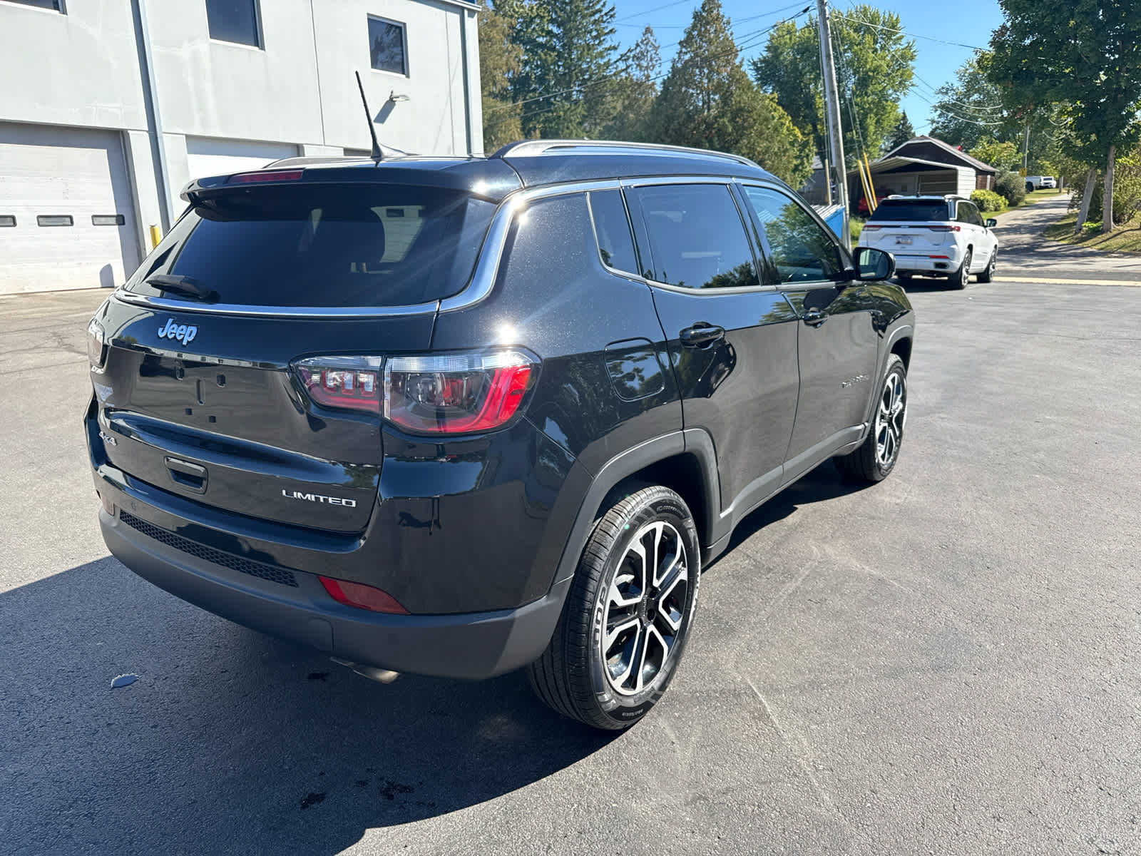 2022 Jeep Compass Limited photo 2