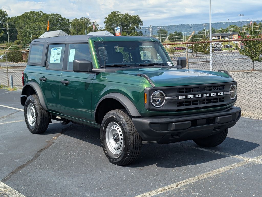 2025 Ford Bronco Base photo 2