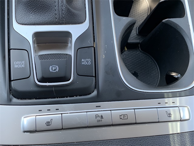 2024 Kia Carnival LX photo 29