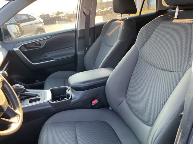 2023 Toyota RAV4 LE photo 8