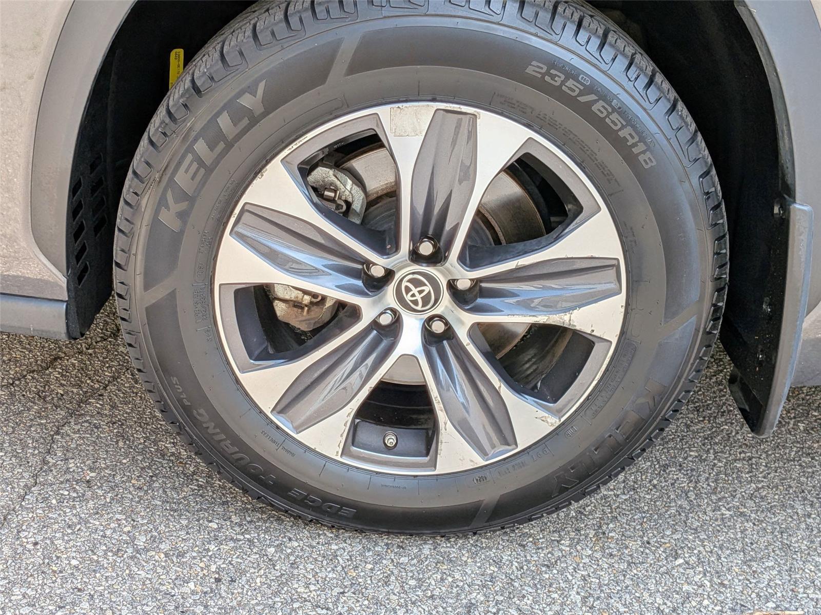 2022 Toyota Highlander XLE photo 10