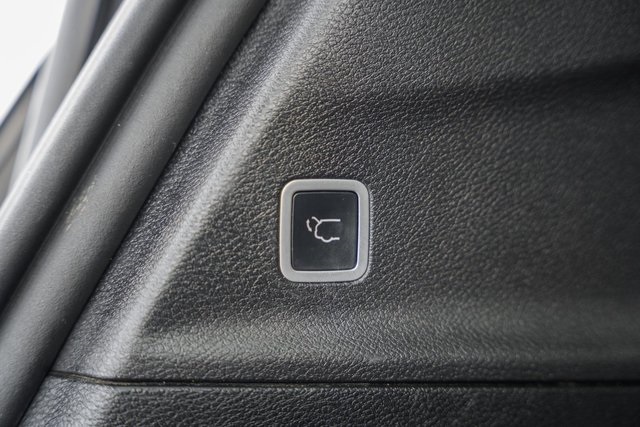2019 Chrysler Pacifica Limited photo 11