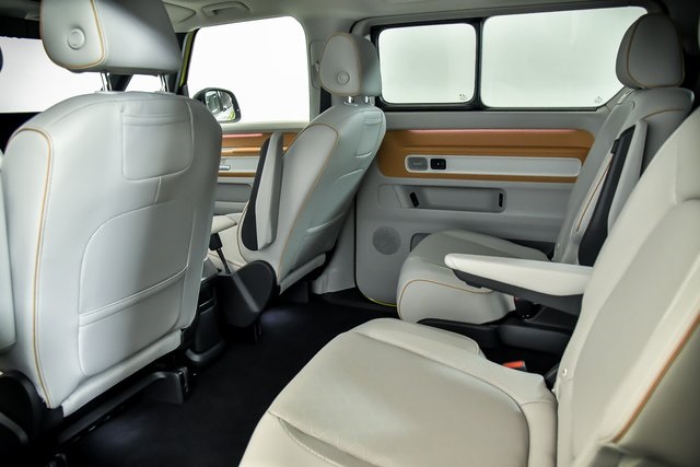 2025 Volkswagen ID. Buzz photo 11