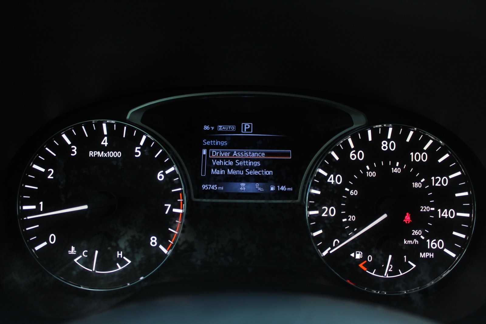 2020 Nissan Pathfinder Platinum photo 4