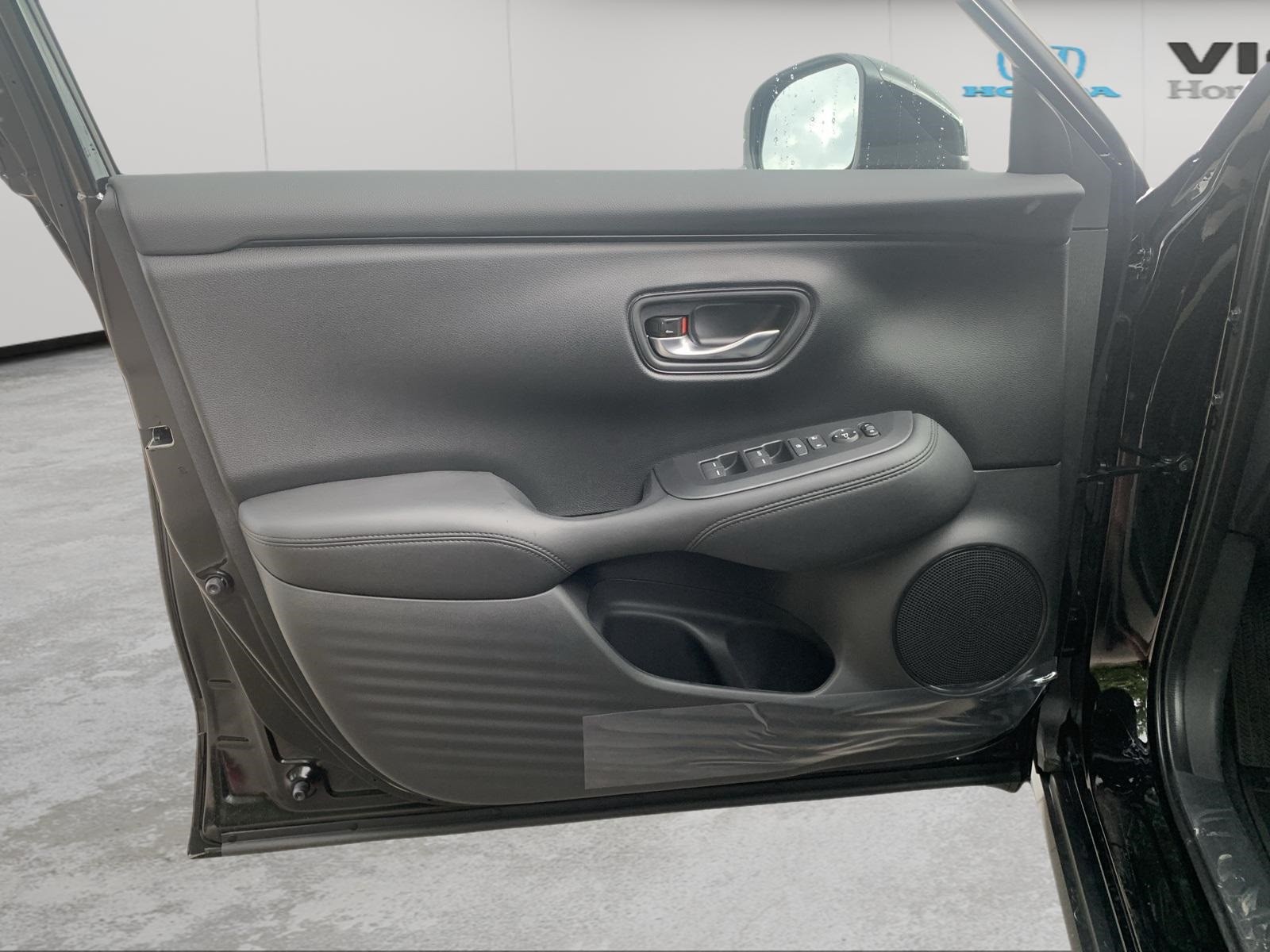2026 Honda HR-V LX photo 16
