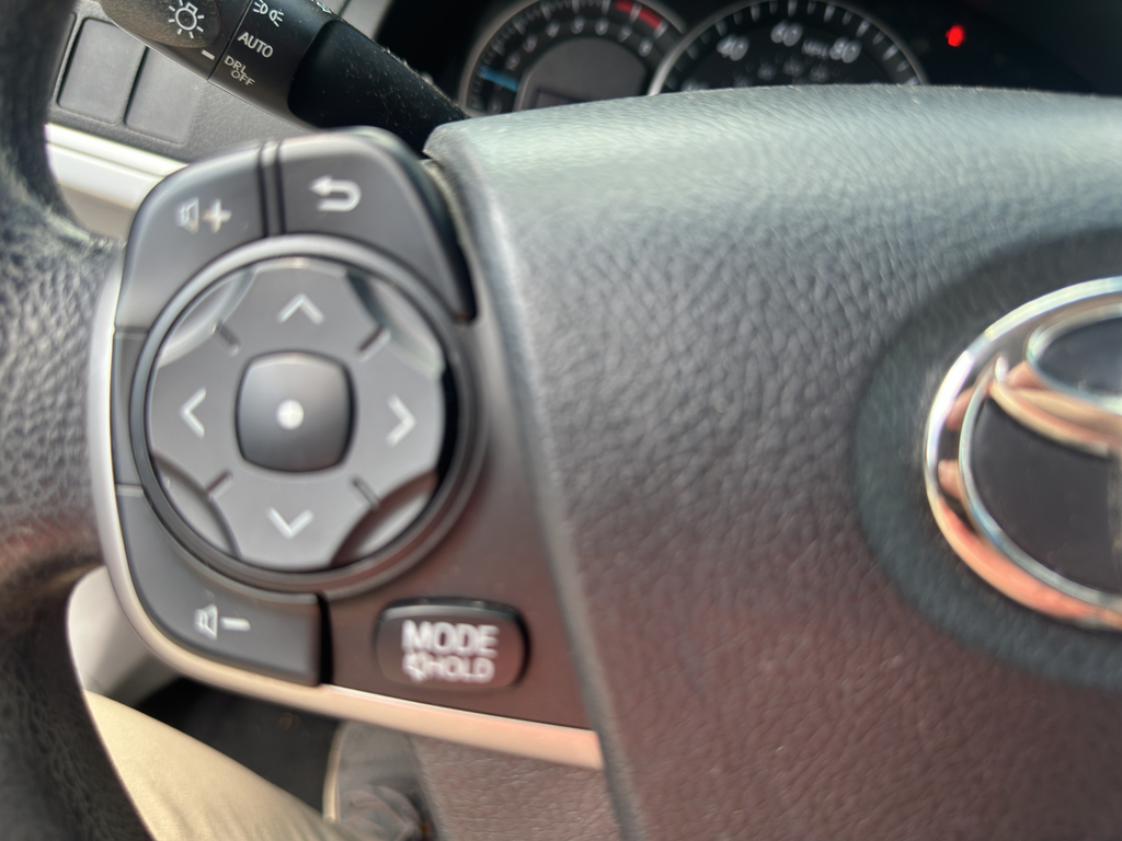 2012 Toyota Camry LE photo 9