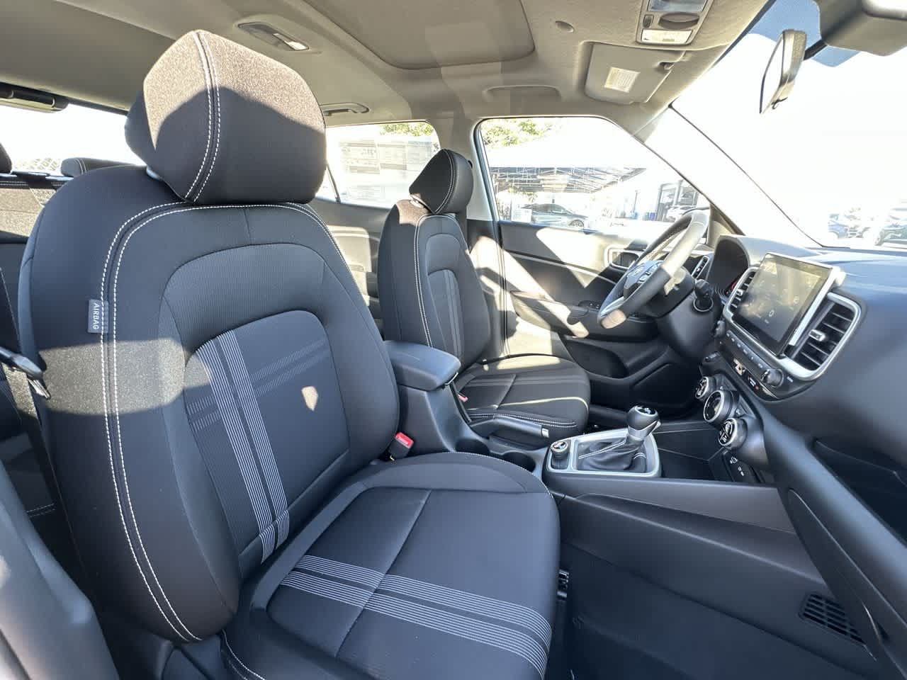 2025 Hyundai Venue SEL photo 26
