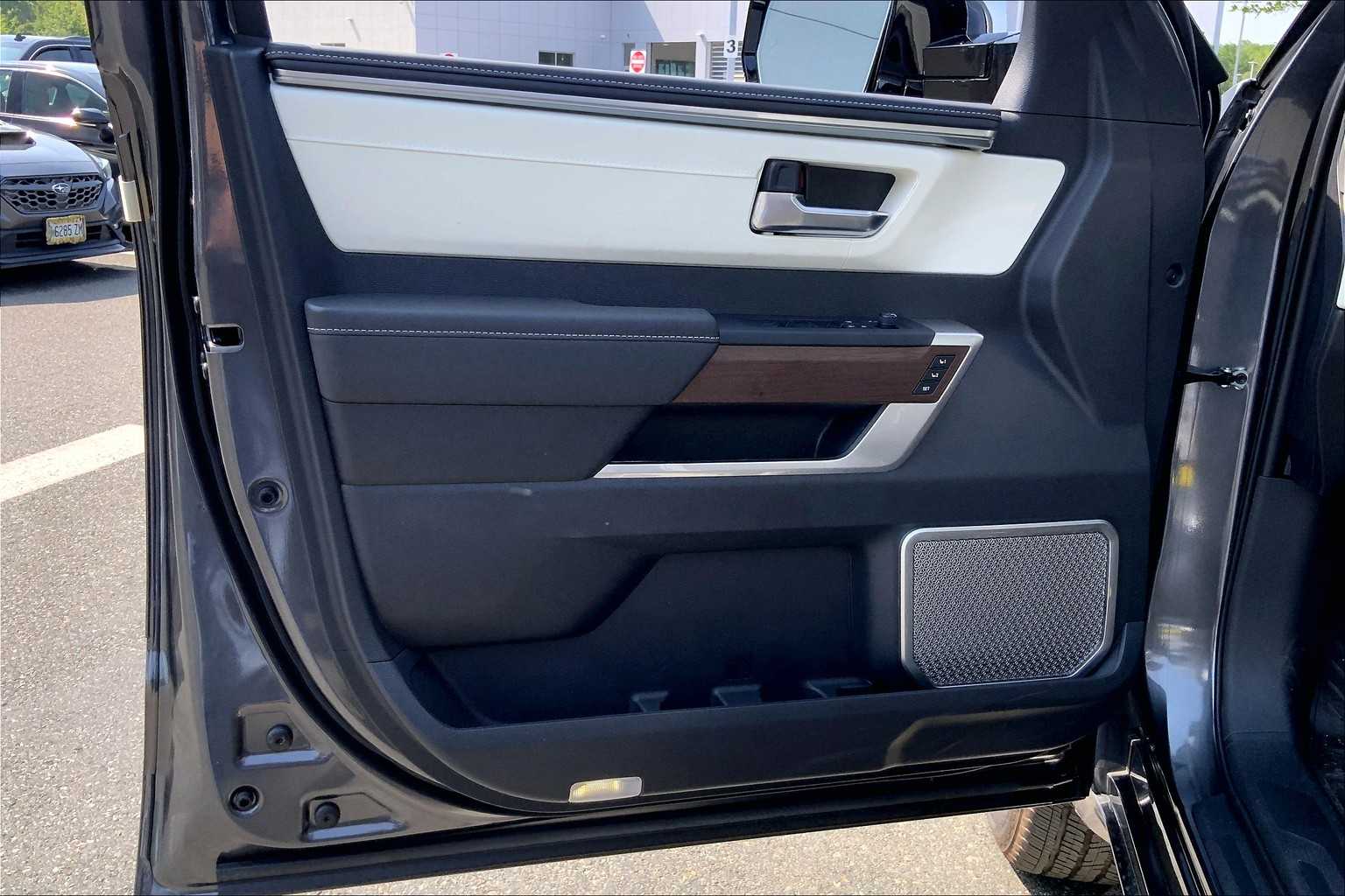 2025 Toyota Tundra CapStone CrewMax photo 9
