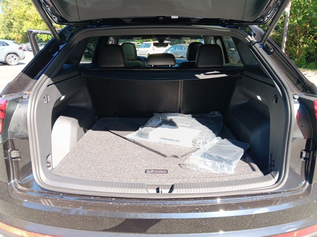 2025 Volkswagen Atlas Cross Sport SE Technology photo 21