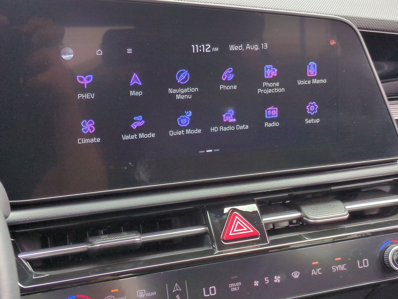 2024 Kia Niro Plug-In Hybrid SX photo 9