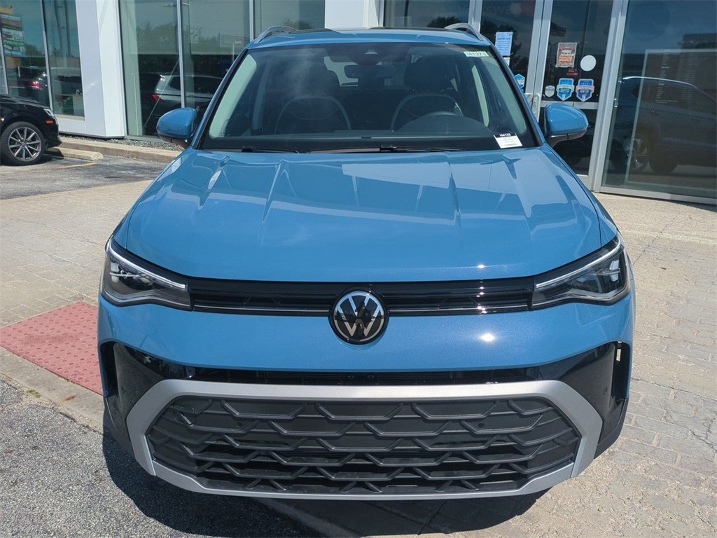 2025 Volkswagen Taos SE photo 2