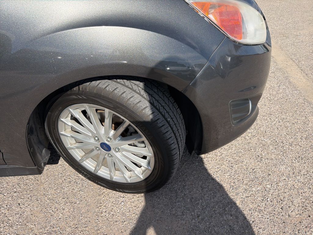 2015 Ford C-Max Energi SEL photo 2