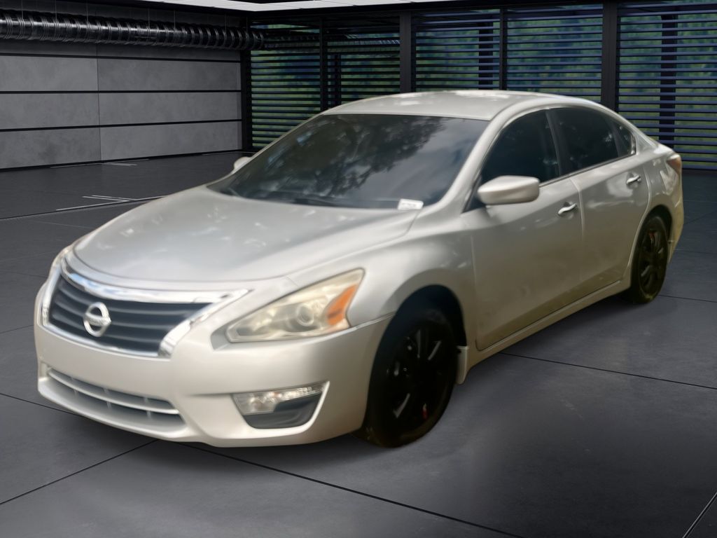 2014 Nissan Altima S's photo