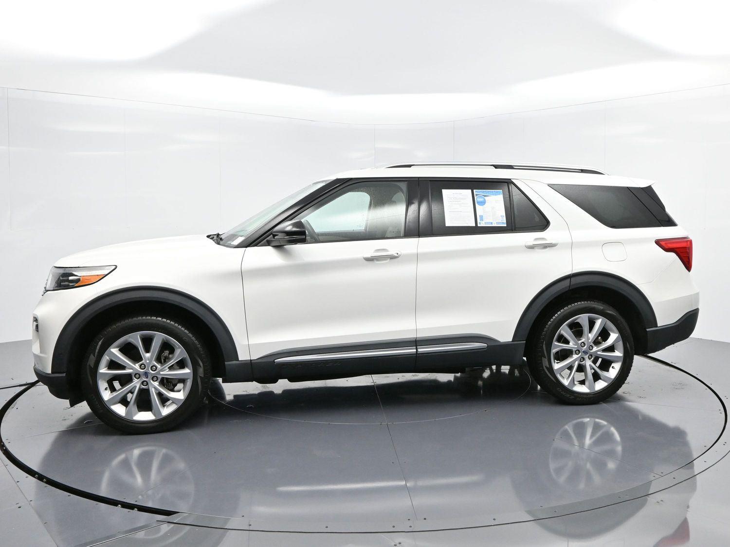 2022 Ford Explorer Platinum photo 3