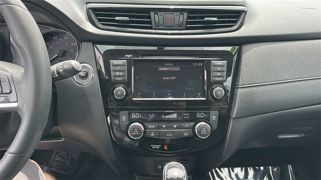 2018 Nissan Rogue SV photo 21