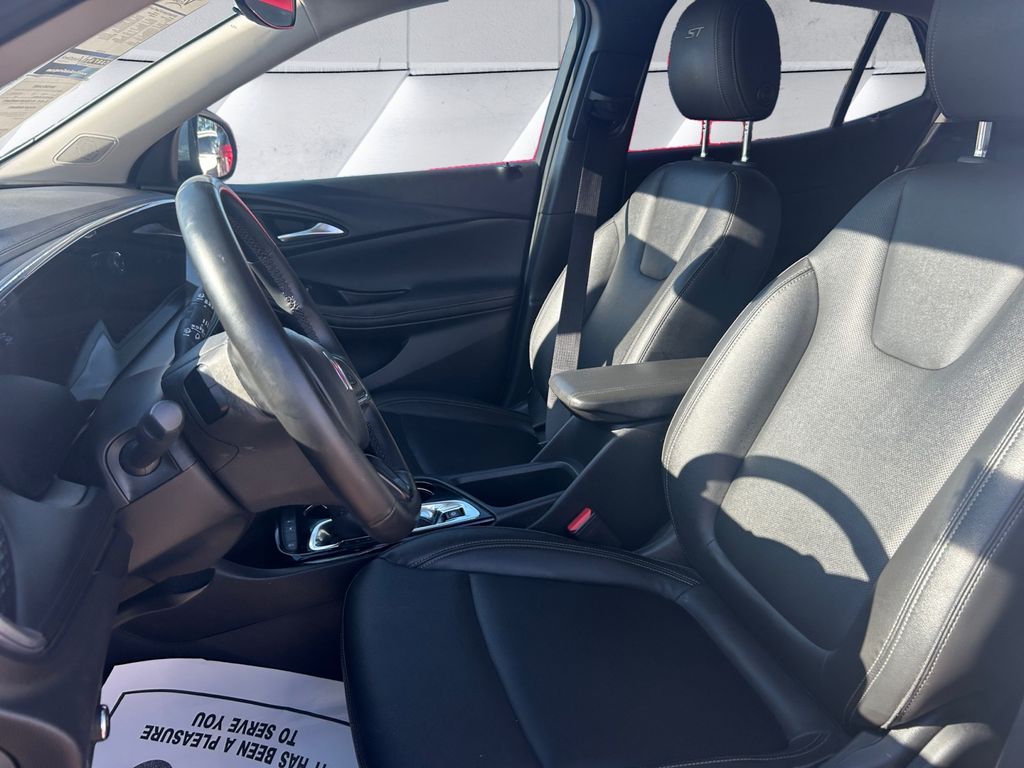 2024 Buick Encore GX Sport Touring photo 7