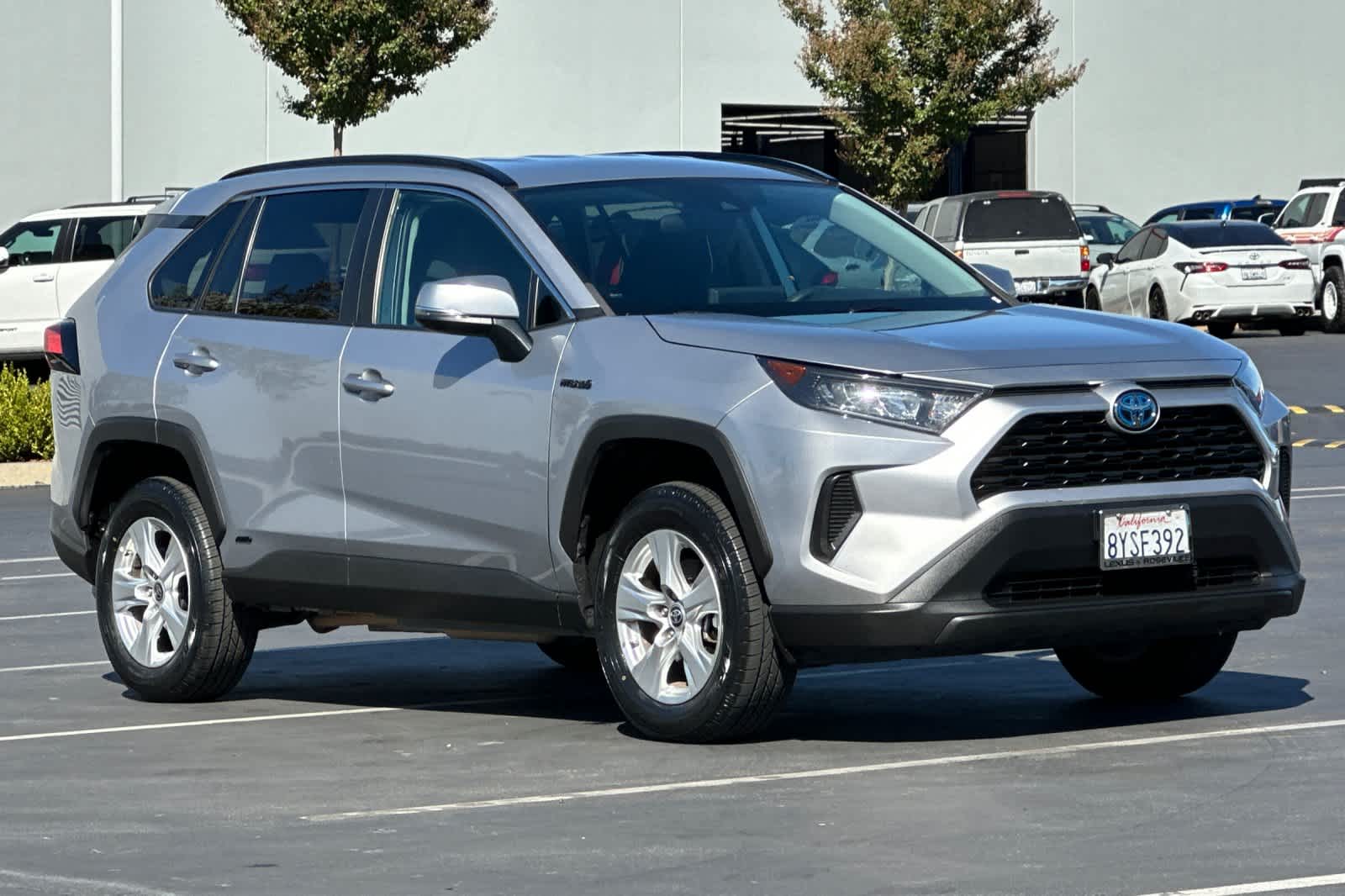 2021 Toyota RAV4 Hybrid LE photo 4