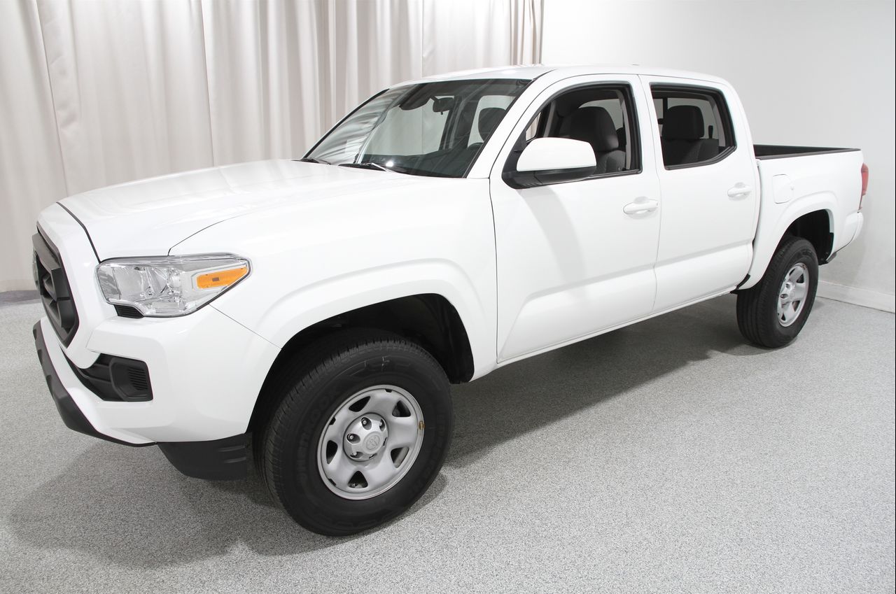 2023 Toyota Tacoma SR V6 photo 3