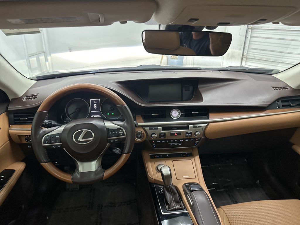 2016 Lexus ES 350 photo 21