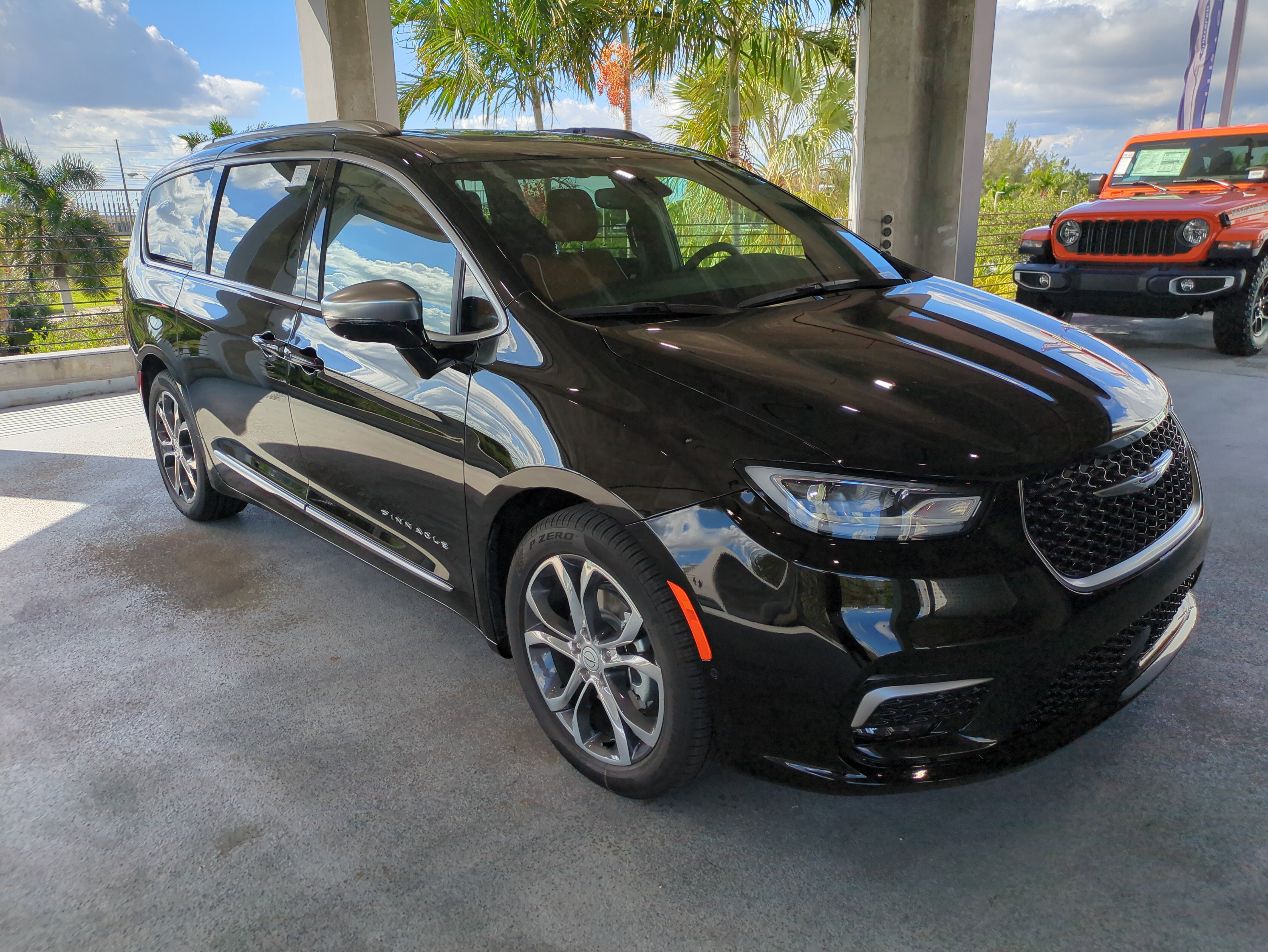 2026 Chrysler Pacifica Pinnacle's photo