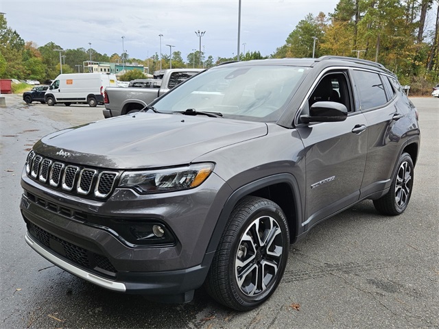 2023 Jeep Compass Limited photo 3