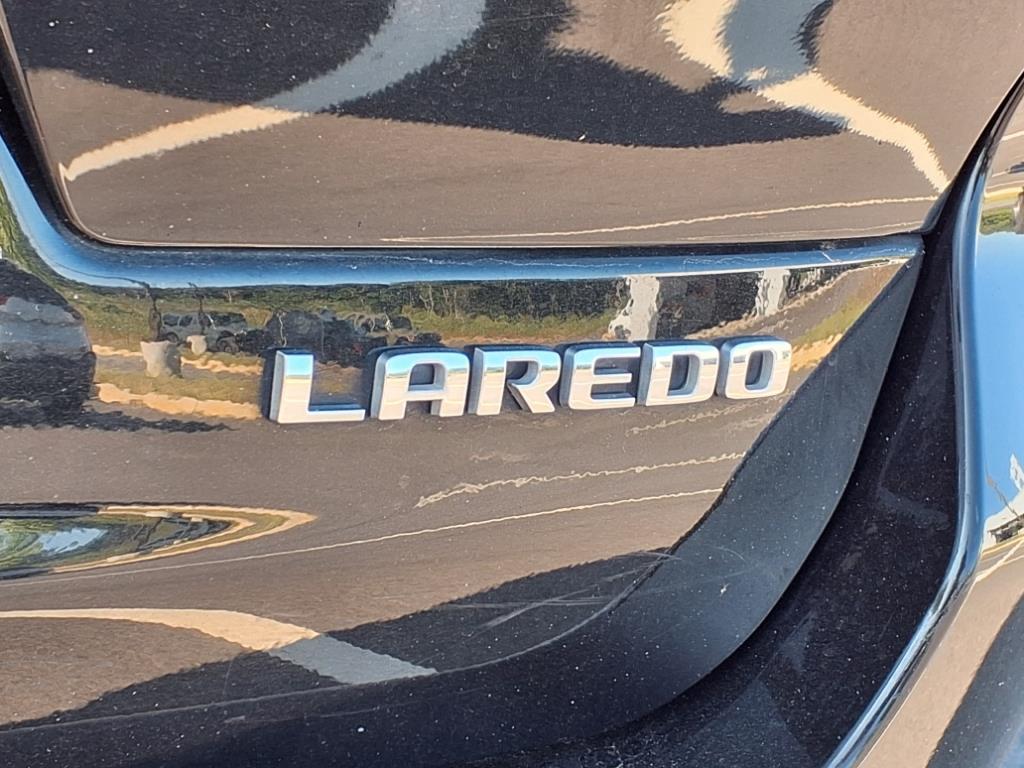 2023 Jeep Grand Cherokee Laredo photo 5