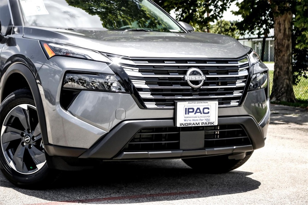 2025 Nissan Rogue SV photo 2