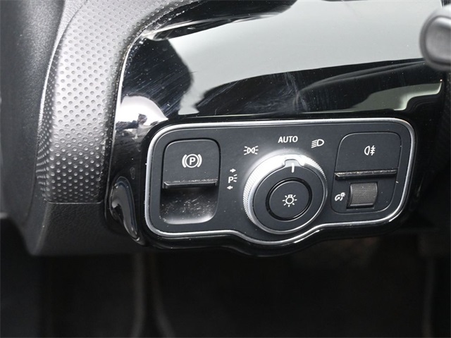 2022 Mercedes Benz A 220 photo 19