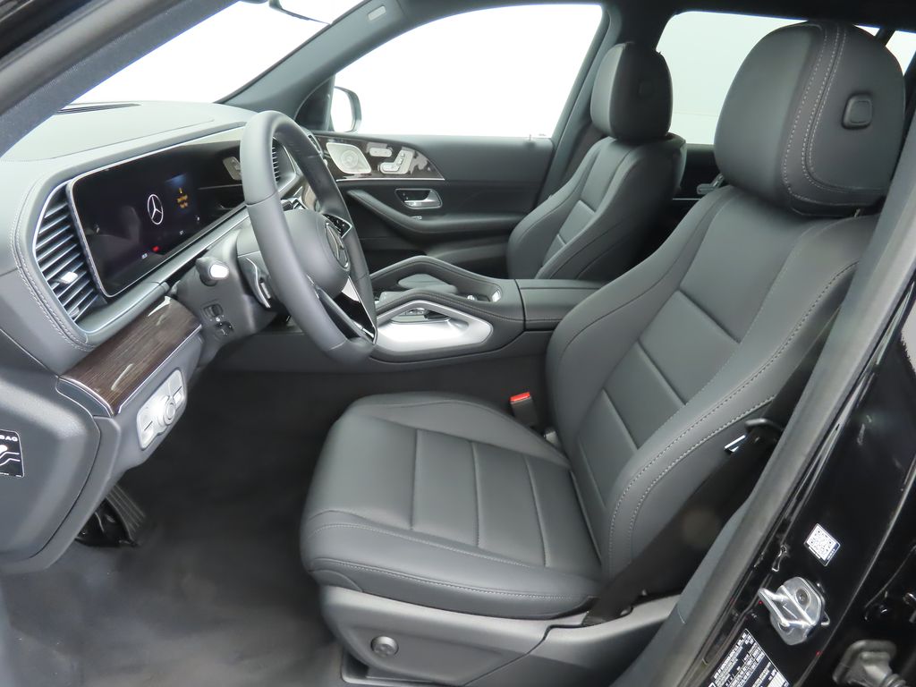 2025 Mercedes Benz GLS 450 4MATIC photo 19
