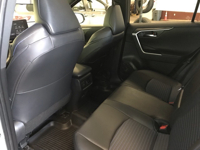 2023 Toyota RAV4 Hybrid XSE photo 12