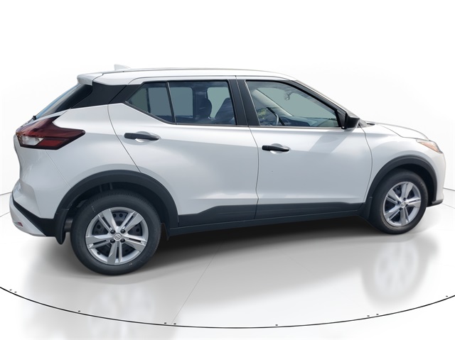 2025 Nissan Kicks Play S photo 3