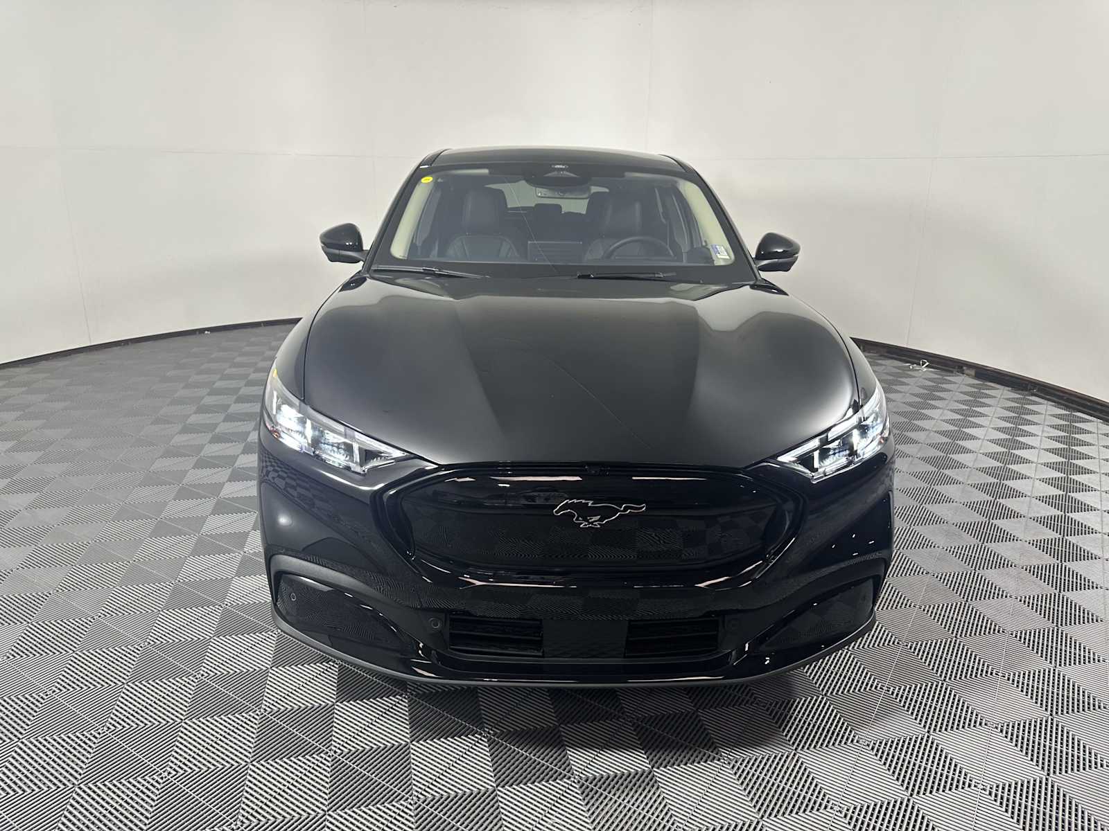 2025 Ford Mustang Mach-E Premium photo 2