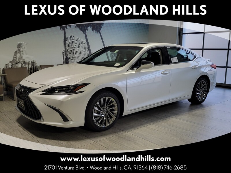 2025 Lexus ES Hybrid 300h Luxury's photo