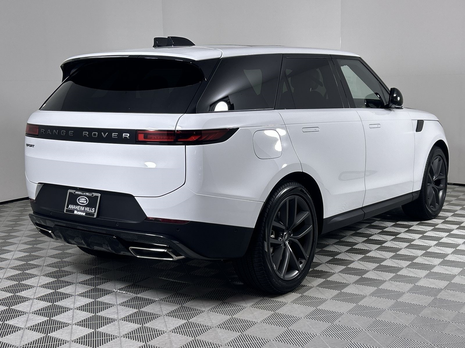 2025 Land Rover Range Rover Sport SE photo 5