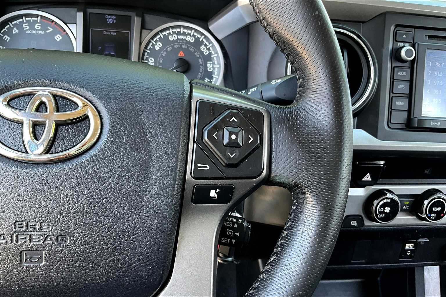 2017 Toyota Tacoma SR5 photo 21