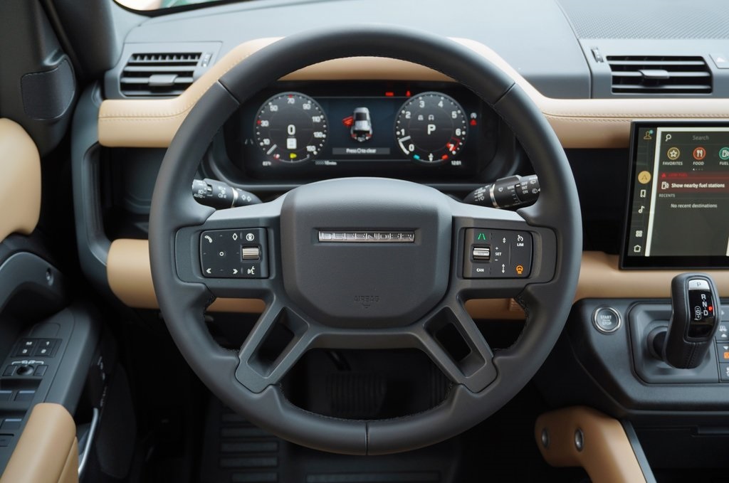 2025 Land Rover Defender 110 X-Dynamic SE photo 13