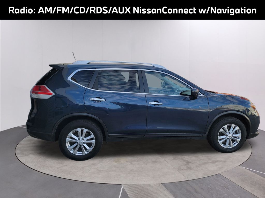 2016 Nissan Rogue SV photo 3