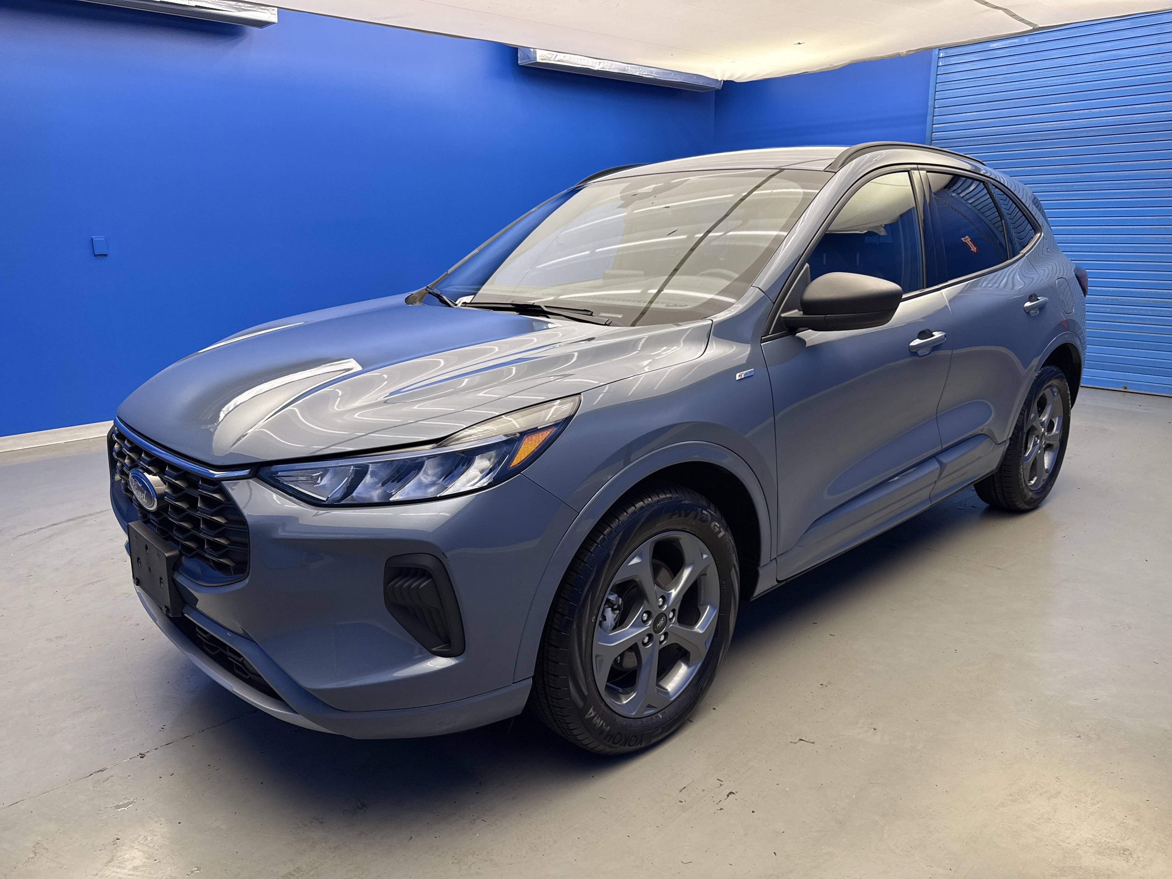 2023 Ford Escape ST-Line photo 4