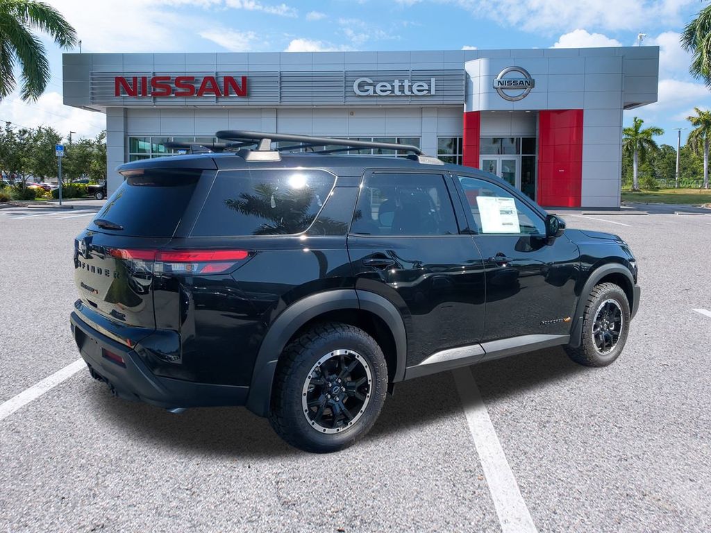 2025 Nissan Pathfinder Rock Creek photo 3