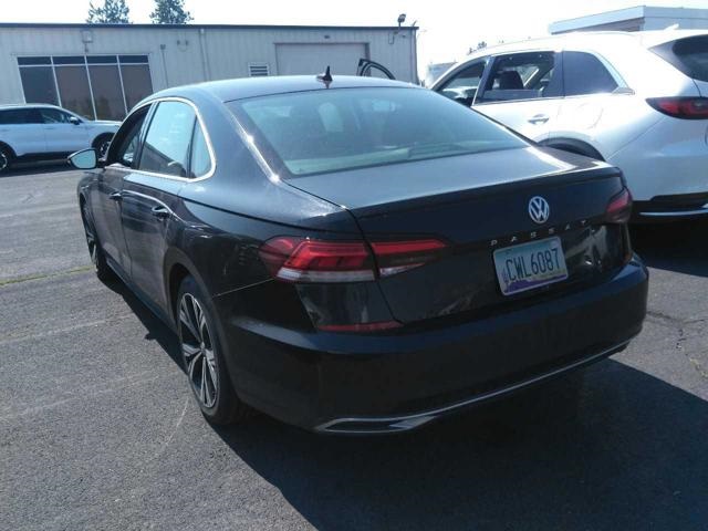 2022 Volkswagen Passat 2.0T SE photo 2