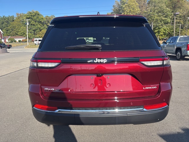 2025 Jeep Grand Cherokee Laredo X photo 4