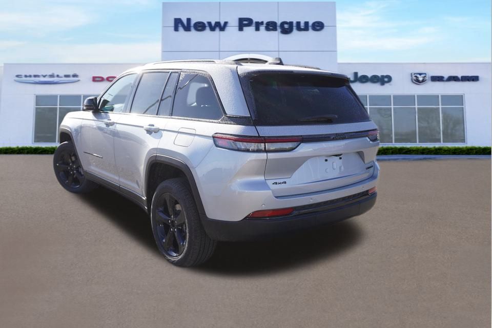 2025 Jeep Grand Cherokee Limited Black photo 4