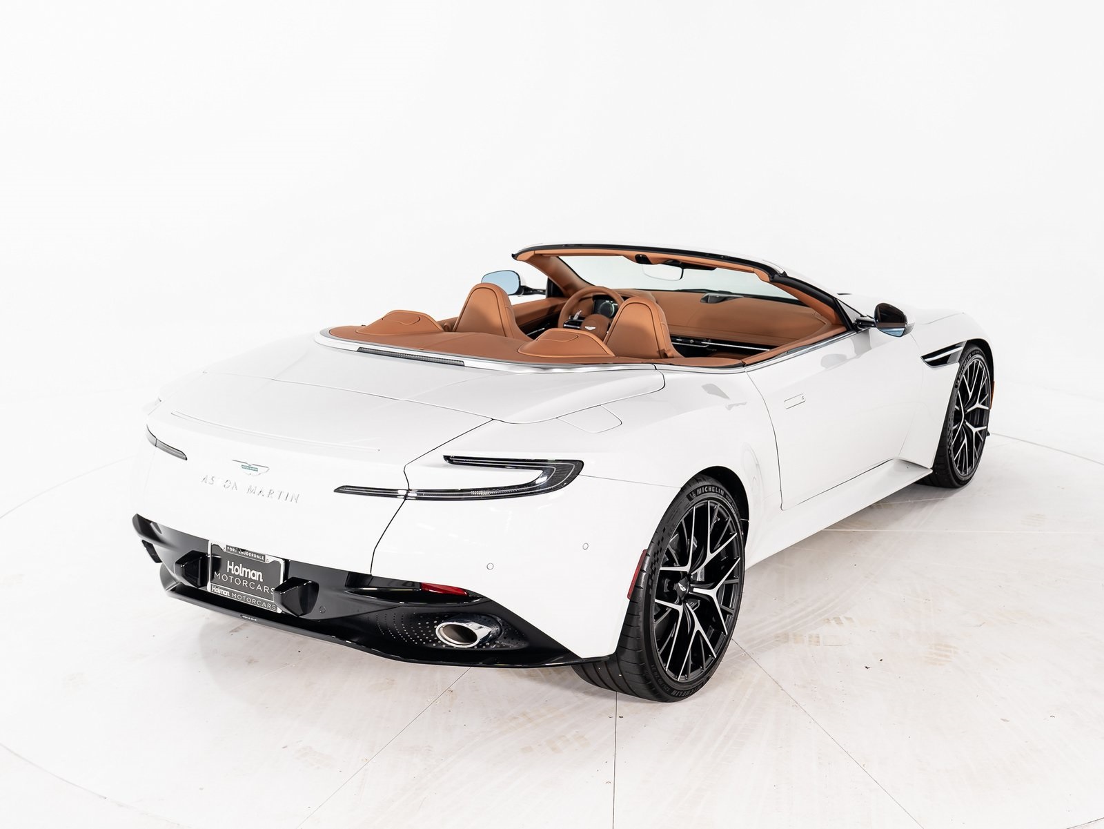 2025 Aston Martin DB12 photo 5